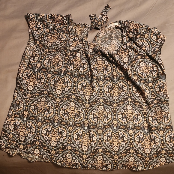 Lauren Conrad blouse - Picture 3 of 3